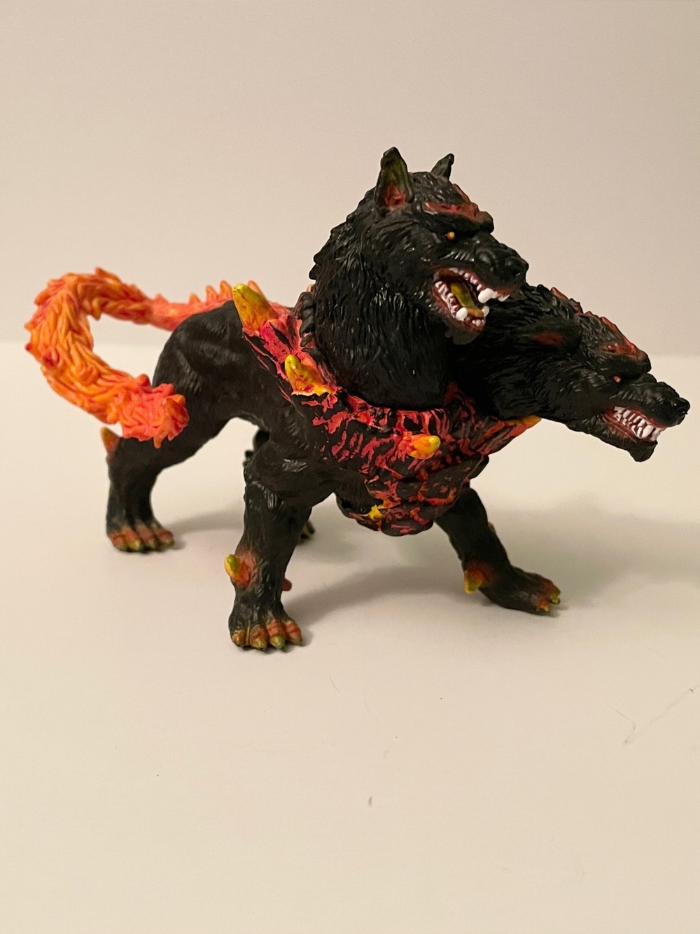 Schleich Eldrador Creatures Hellhound 42451 Two Headed Lava Wolf Fire Toy
